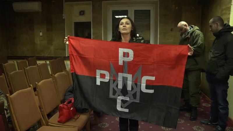 Як виглядає захоплений радикалами готель зсередини: ексклюзивне відео Як виглядає захоплений радикалами готель зсередини: ексклюзивне відео