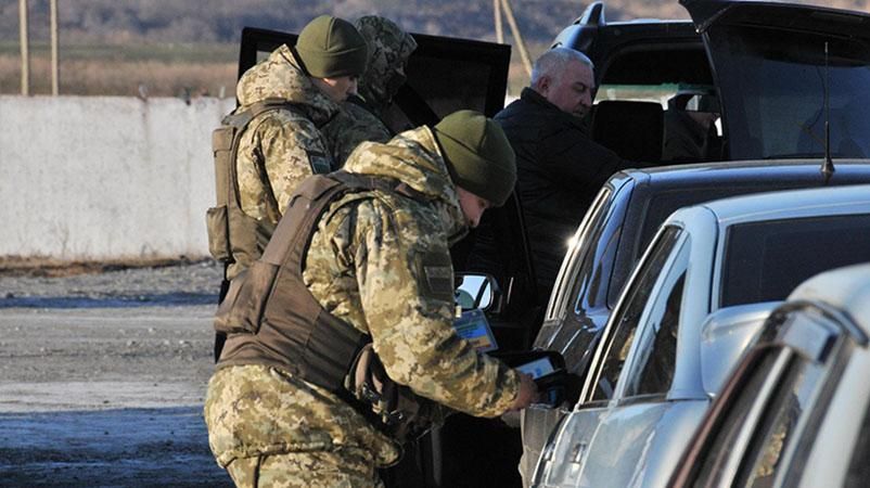 Ще один контрольний пункт в'їзду-виїзду на Донбасі відновив роботу