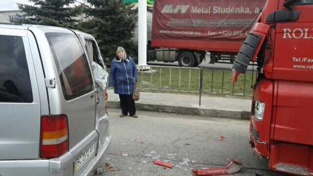 Русский грузовик попал в ДТП под Львовом