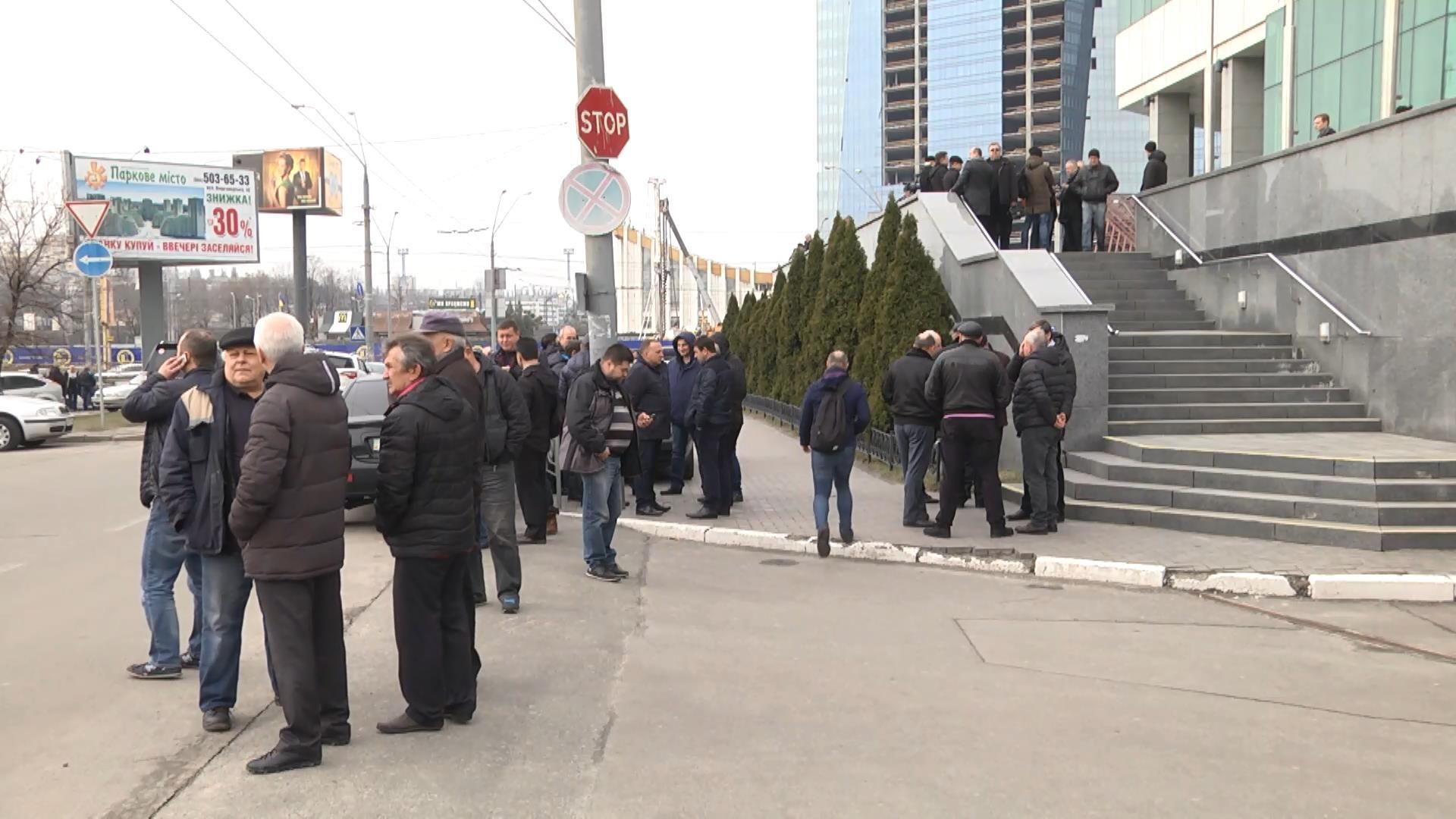 Росія заблокувала понад 200 українських вантажівок на своєму кордоні Росія заблокувала понад 200 українських вантажівок на своєму кордоні