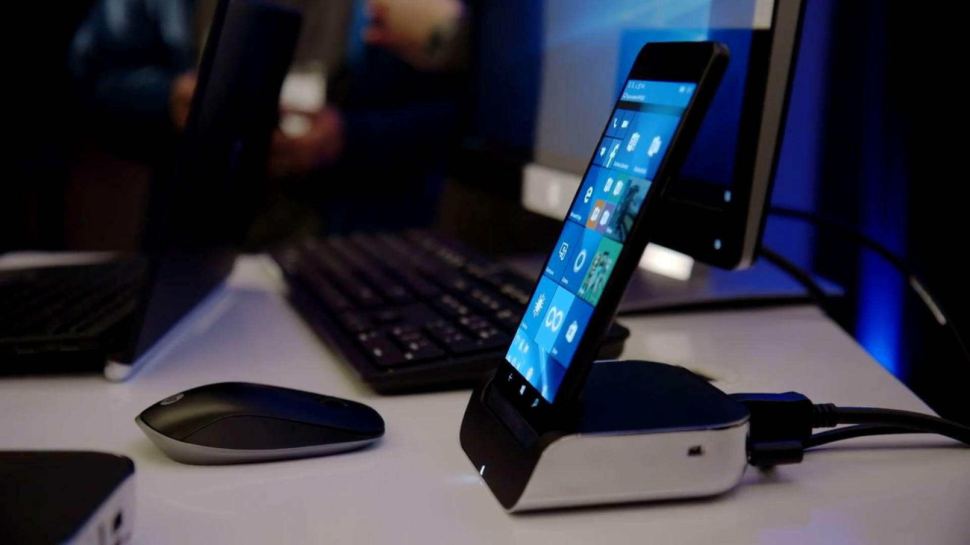 LG показала свій перший модульний смартфон, Sony представила бездротові навушники