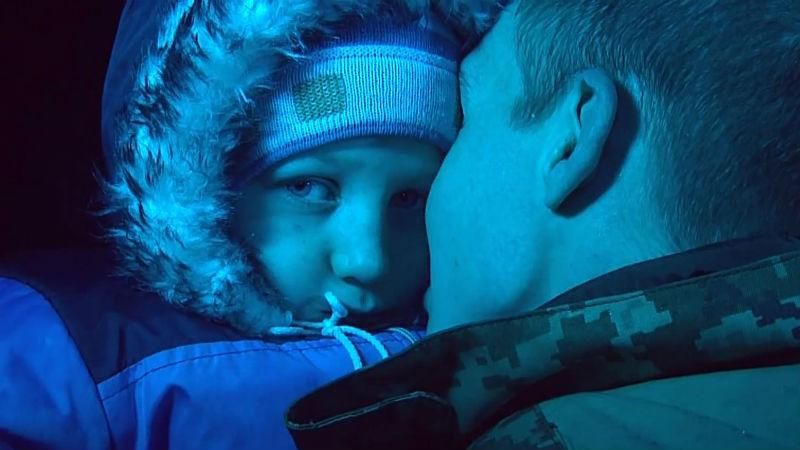 Як в рідних домівках зустрічали українських героїв після довгого полону Як в рідних домівках зустрічали українських героїв після довгого полону