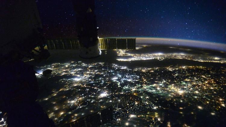 Американец снял фотографии Земли из космоса невероятного качества