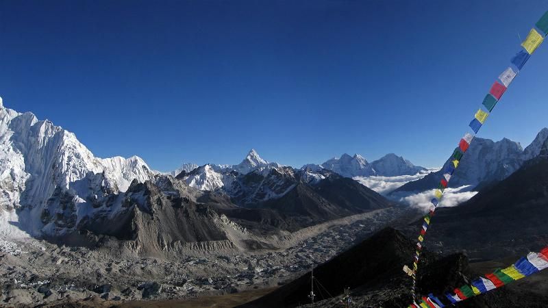 Пасажирський літак зник у Непалі Пасажирський літак зник у Непалі
