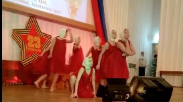 В сети появилось видео странного патриотического танца в Керчи