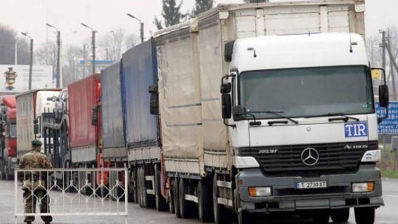Украина решила возобновить транзитные автоперевозки с Россией Украина решила возобновить транзитные автоперевозки с Россией