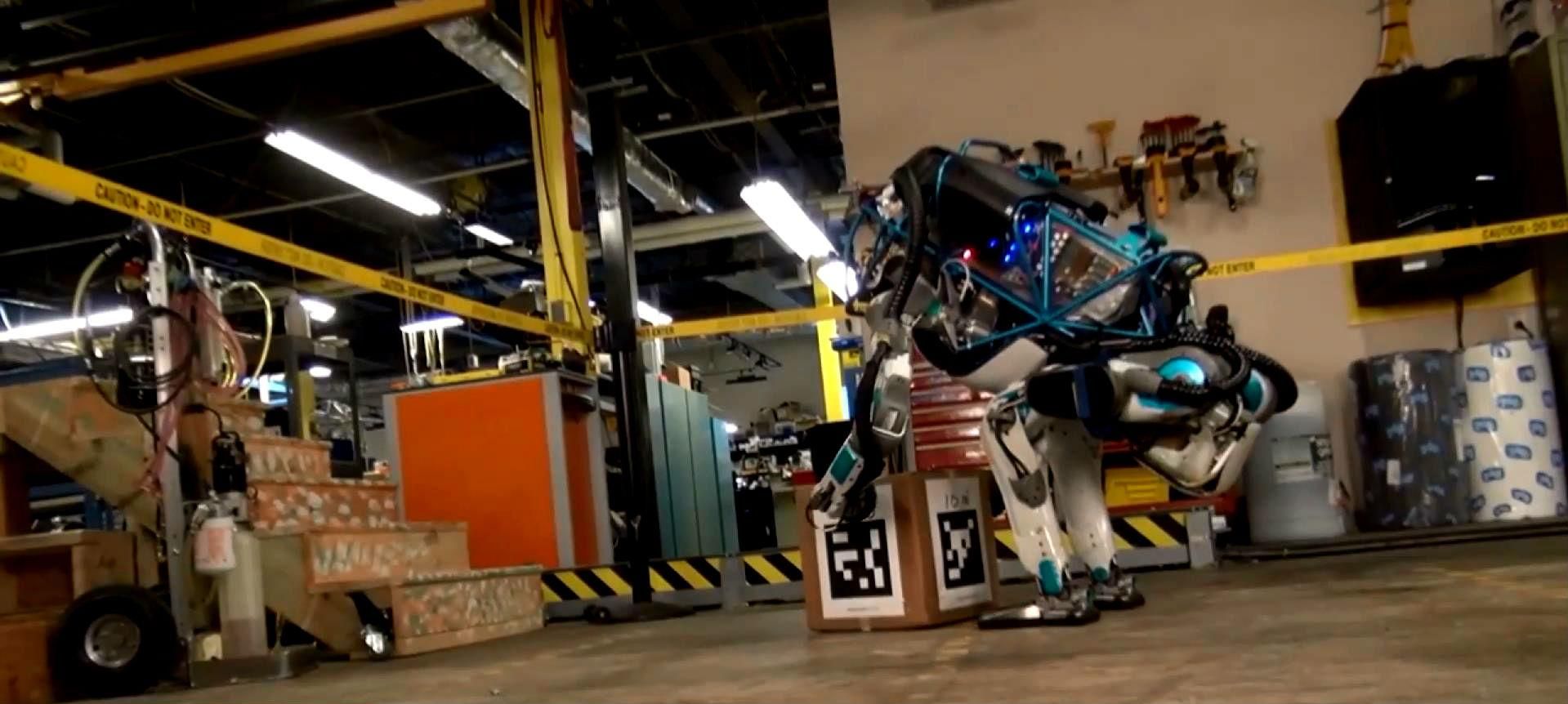 Робот-гуманоїд може ходити по заметах, смартфон працюватиме від сонця Робот-гуманоїд може ходити по заметах, смартфон працюватиме від сонця