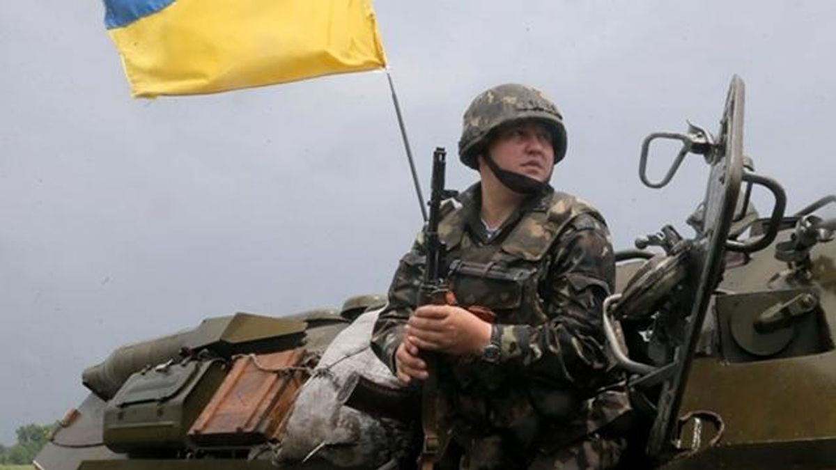 Українські війська зустріли бойовиків вогнем під Новотроїцьким Українські війська зустріли бойовиків вогнем під Новотроїцьким