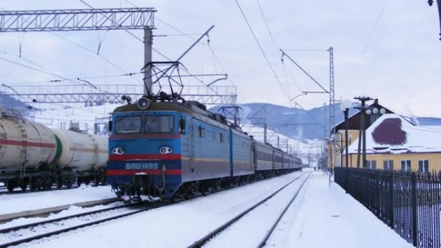 Екс-міліціонер ледь не підірвав переповнений пасажирський потяг на Харківщині