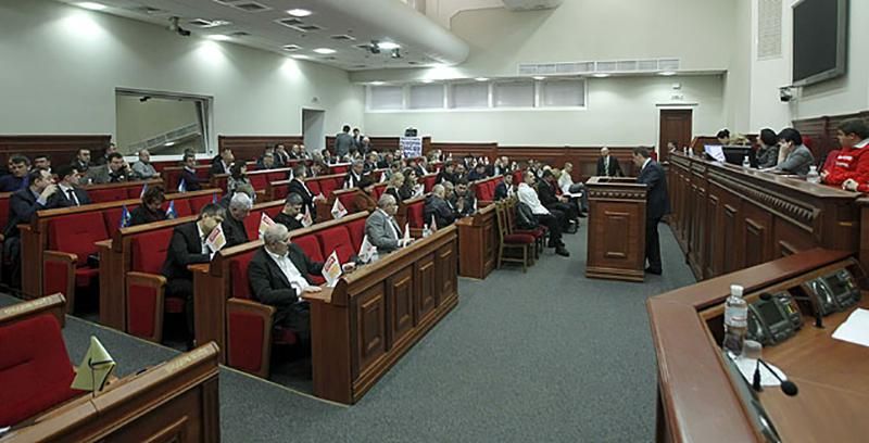 Бездіяльність в Київраді прикривають соціальними програмами Бездіяльність в Київраді прикривають соціальними програмами