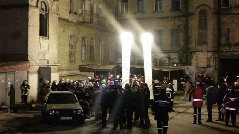 Под завалами в Киеве может быть значительно больше людей Под завалами в Киеве может быть значительно больше людей