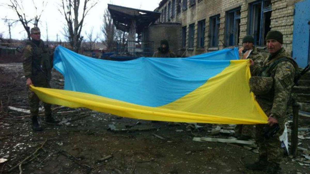 Синьо-жовте Широкине: як бійці відновлюють контроль над селищем Синьо-жовте Широкине: як бійці відновлюють контроль над селищем