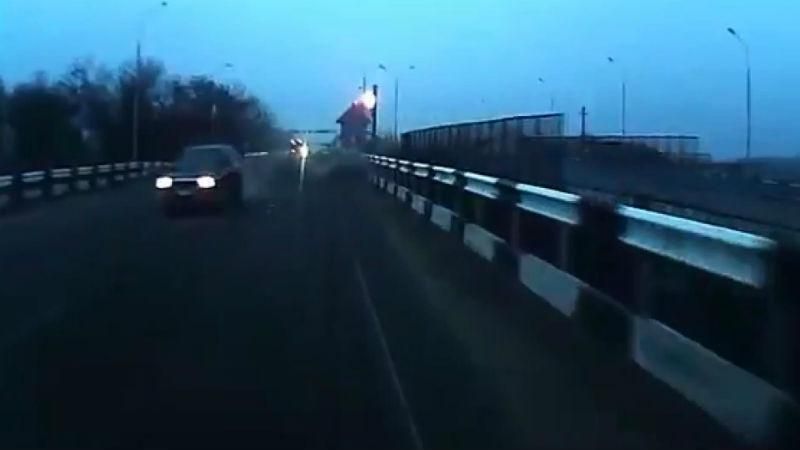 В мережі з'явилося відео обстрілу блокпосту окупованої Ясинуватої 