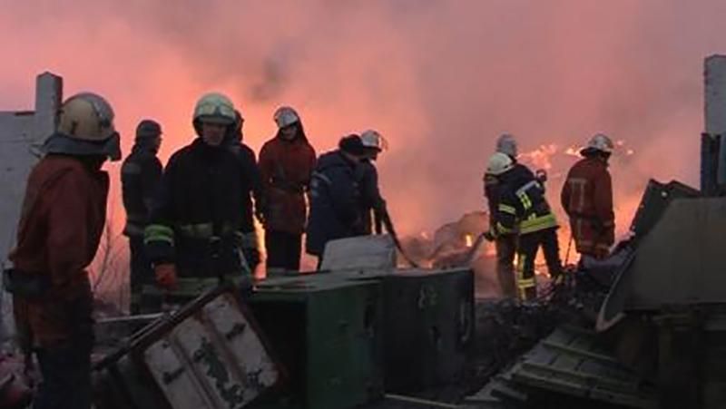 На складе в Днепропетровской области произошел масштабный пожар