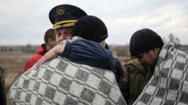 Ще трьох українців визволили з полону бойовиків