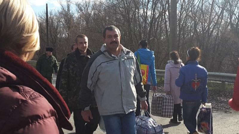 Украинцы, которых освободили из плена боевиков, рассказали подробности пребывания в неволе