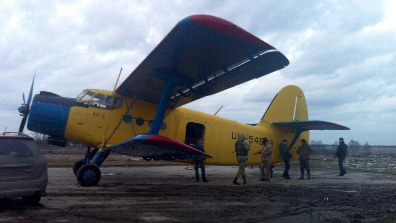 Літак з контрабандою затримали на Тернопільщині
