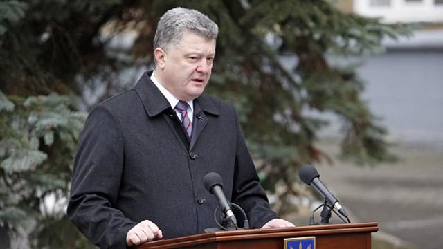 Это проявление достоинства, — Порошенко поблагодарил россиян за поддержку Савченко