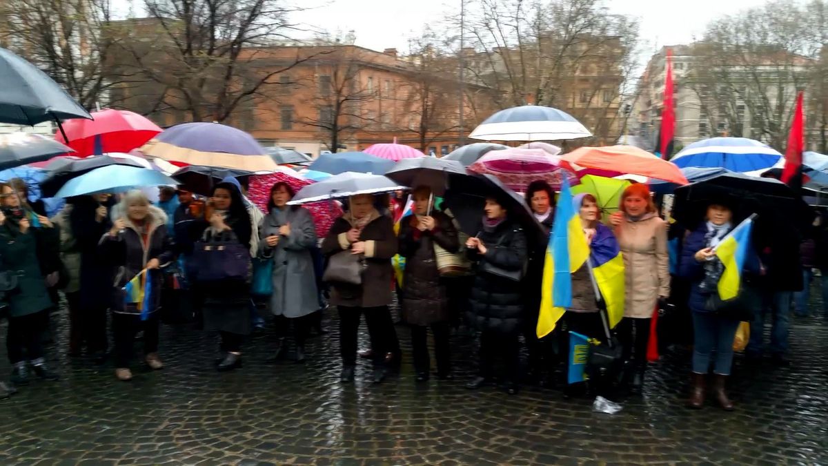 В Риме провели манифестацию к годовщине начала оккупации Крыма В Риме провели манифестацию к годовщине начала оккупации Крыма