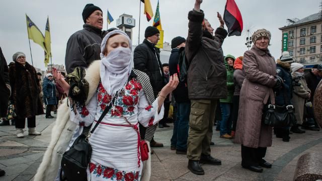 Пенсіонери і люди у формі: яким було недільне віче на Майдані