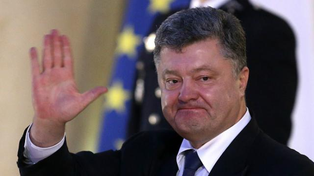 Быть "над схваткой" во время острого и длительного кризиса Порошенко уже не удастся, — эксперт