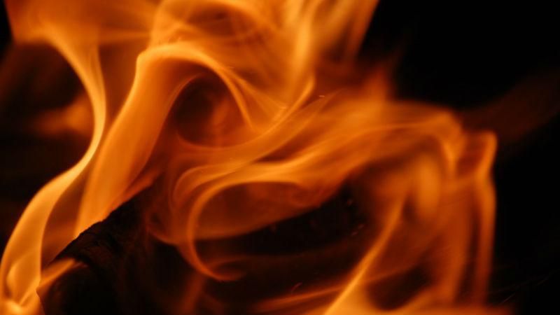 Жуткая история на Житомирщине: на кладбище заживо подожгли мужчину Жуткая история на Житомирщине: на кладбище заживо подожгли мужчину