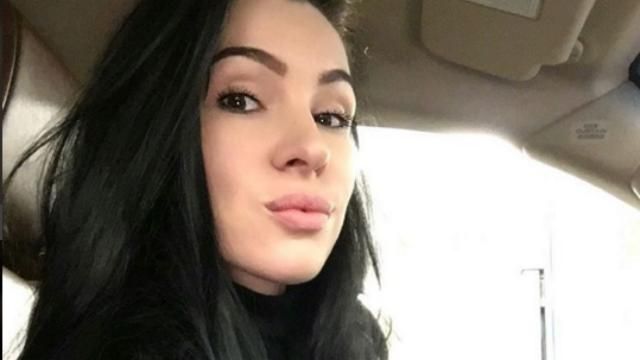 Співмешканка скандального військового прокурора похвалилась новим шикарним авто Співмешканка скандального військового прокурора похвалилась новим шикарним авто