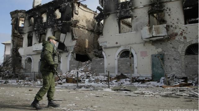 Чергова неспокійна ніч на Донбасі: де було найгарячіше