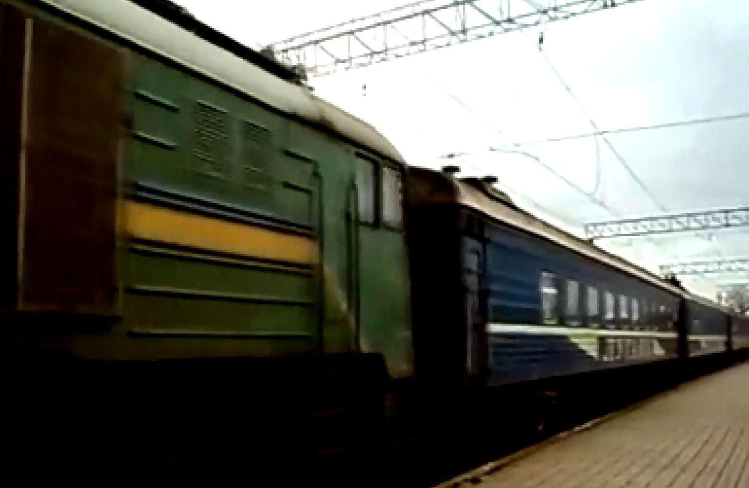 Між "ДНР" та "ЛНР" почав їздити диво-потяг