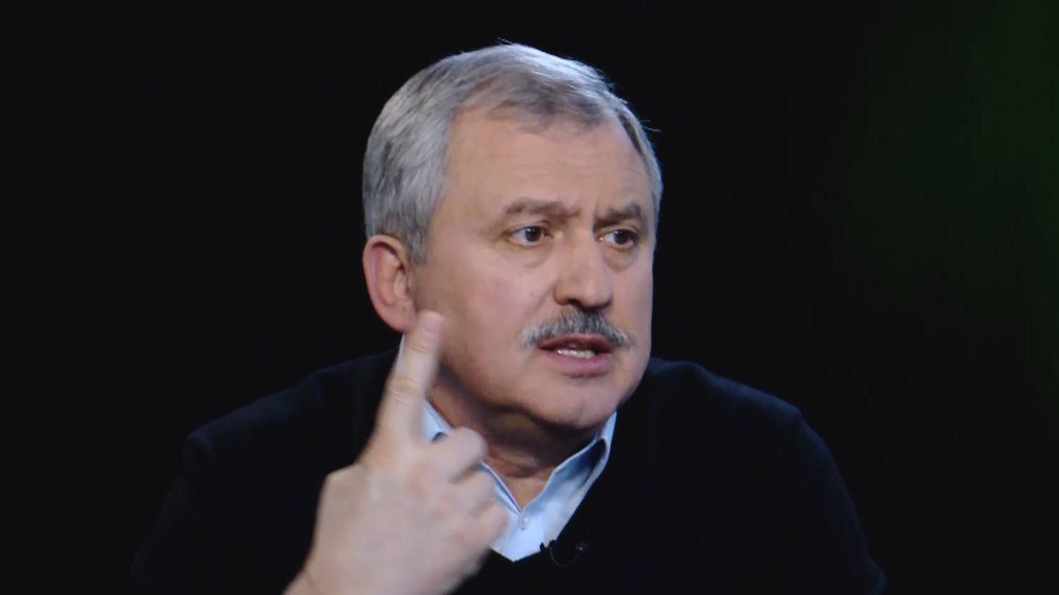 Для Порошенко разработали два варианта введения военного положения Для Порошенко разработали два варианта введения военного положения