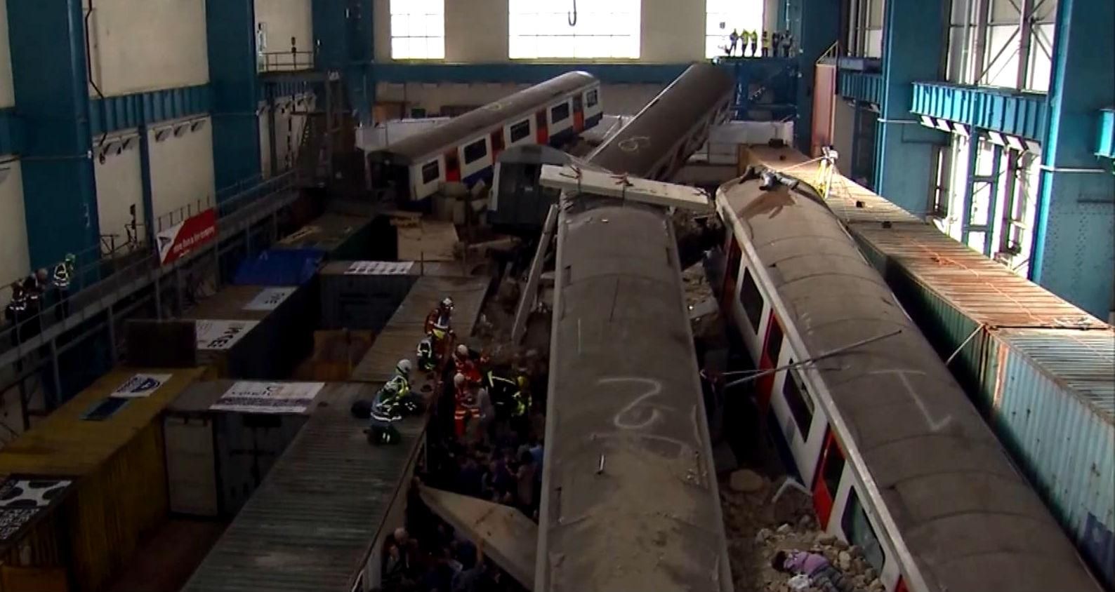 Самые масштабные учения для спасателей проводят в Англии Самые масштабные учения для спасателей проводят в Англии