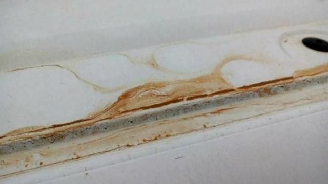 Во Львове выпал оранжевый дождь Во Львове выпал оранжевый дождь