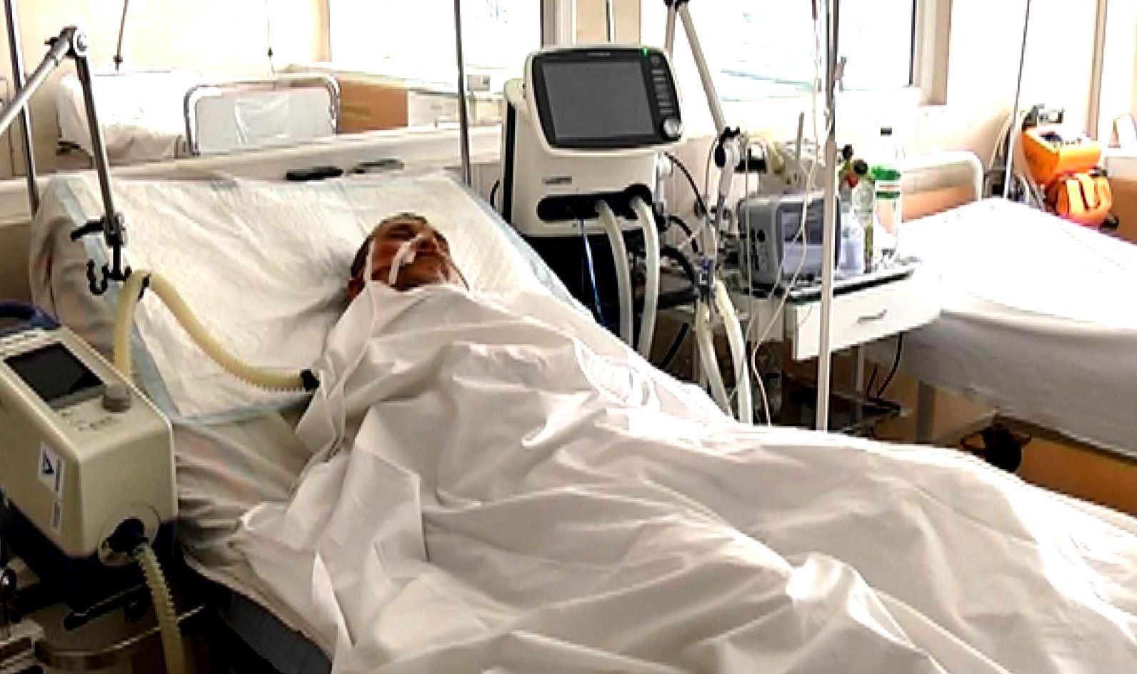 За життя двох важкопоранених бійців борються лікарі у Дніпропетровську За життя двох важкопоранених бійців борються лікарі у Дніпропетровську