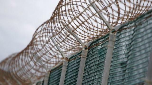 Латвия на границе с Россией сведет почти трехметровый забор Латвия на границе с Россией сведет почти трехметровый забор