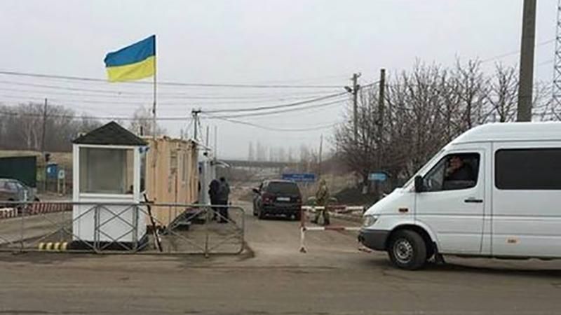 Пункту пропуска в Луганской области грозит захват "зелеными человечками"
