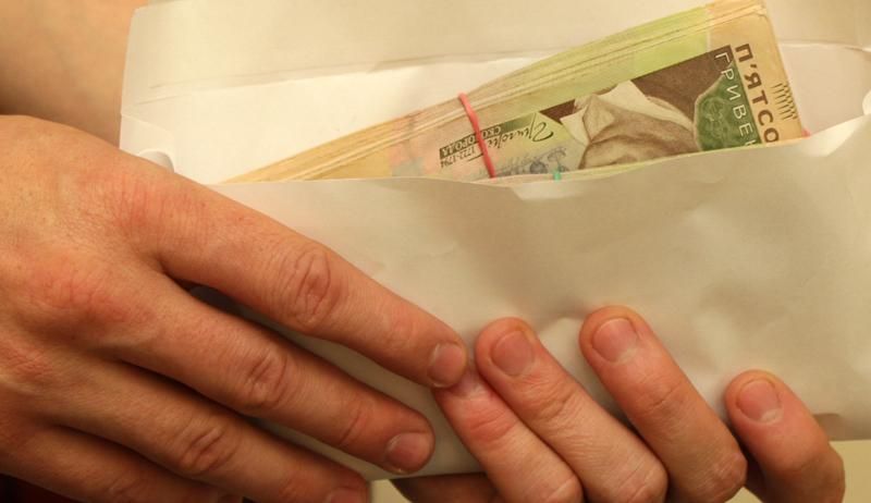 Подполковника полиции под Киевом задержали за взятку Подполковника полиции под Киевом задержали за взятку