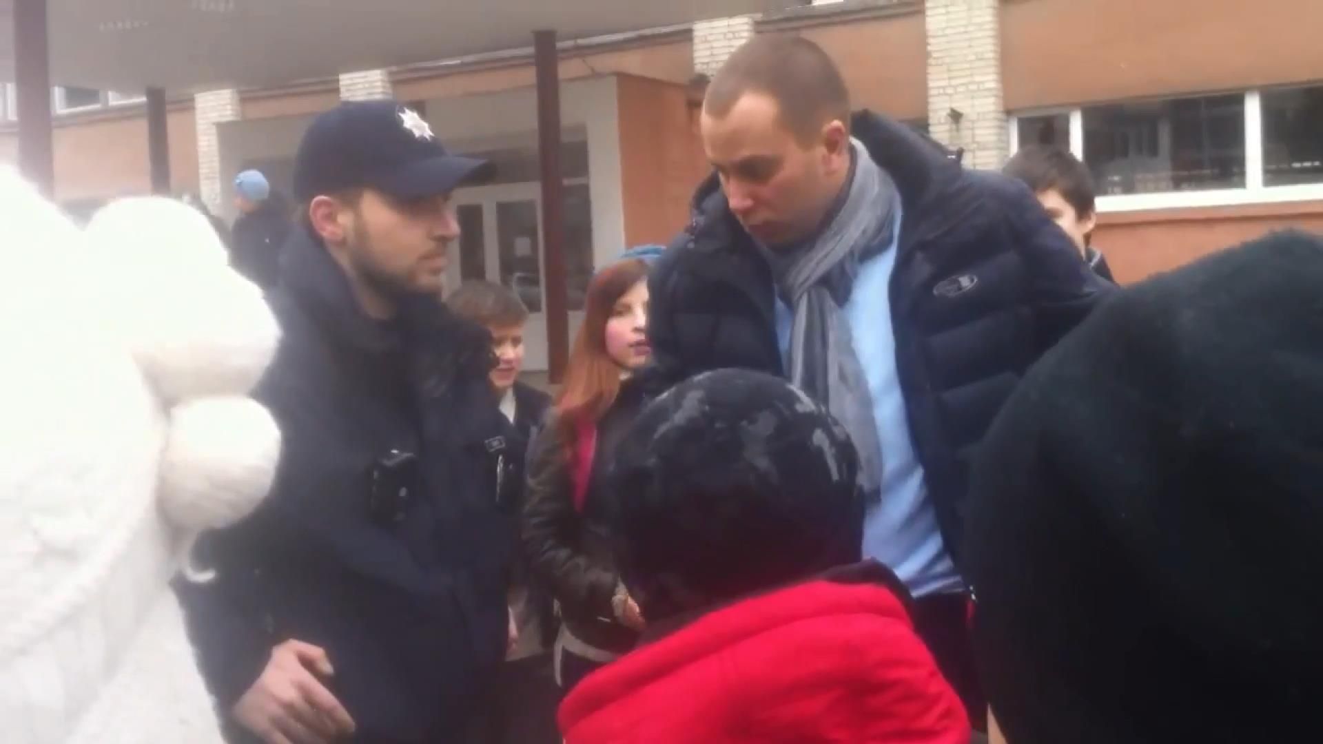 Львівські школярі затримали водія-порушника і викликали поліцію