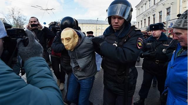 Політолог розповів, коли чекати на майдан у Росії