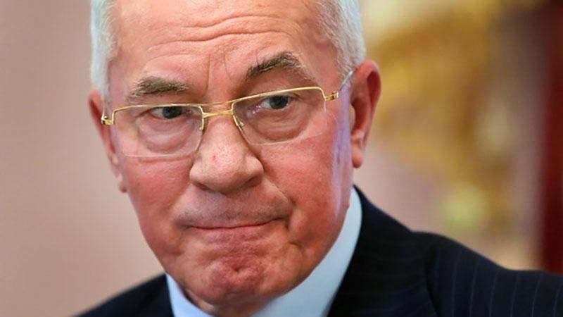 Азаров назвал студентов на Майдане "бомжами" Азаров назвал студентов на Майдане "бомжами"