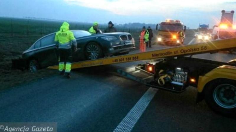 З’явились фото та відео з місця резонансної аварії президента Польщі З’явились фото та відео з місця резонансної аварії президента Польщі