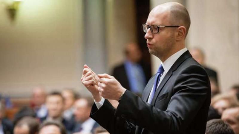 У "Народному фронті" кажуть, що Яценюк не збирається у відставку У "Народному фронті" кажуть, що Яценюк не збирається у відставку