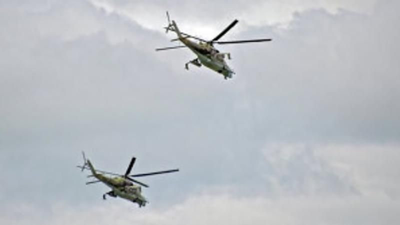 Российские вертолеты приблизились к материковой Украины со стороны Крыма