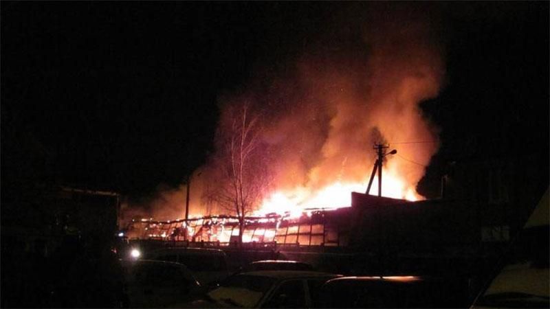 Масштабный пожар в Чернигове: загорелся автопарк