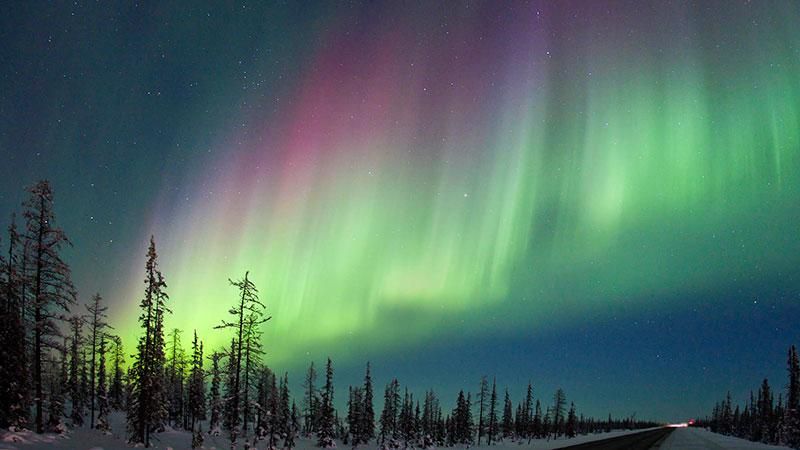 Астронавт показав північне сяйво з космосу Астронавт показав північне сяйво з космосу