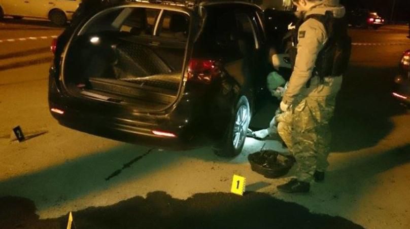 Машину депутата на Прикарпатті підірвали гранатою