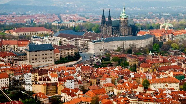 "Бесконечную" акцию в поддержку Надежды Савченко устроили в Праге "Бесконечную" акцию в поддержку Надежды Савченко устроили в Праге