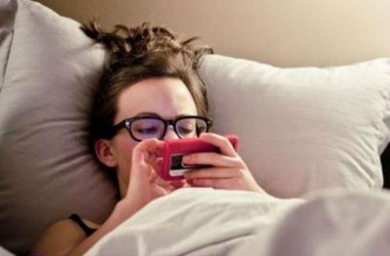 Дослідження: смартфони та інтернет викликають у підлітків депресію