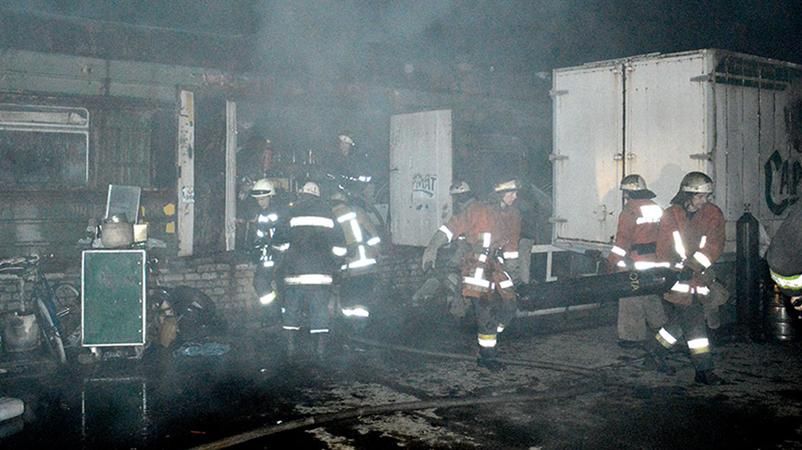 У Дніпропетровську сталась масштабна пожежа