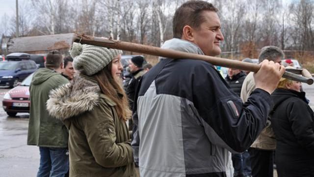 В Польше протестующие требовали выкопать поезд с сокровищами нацистов"