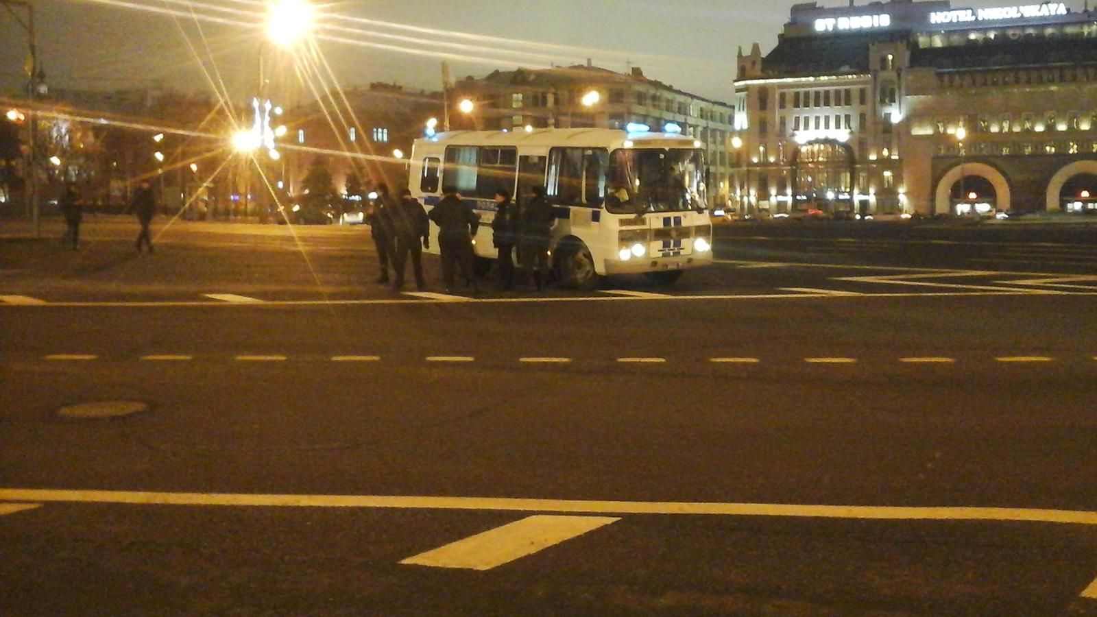 В Москве арестовали участников акции в поддержку Савченко В Москве арестовали участников акции в поддержку Савченко